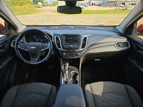 Used 2020 Chevrolet Equinox LT FWD image 19