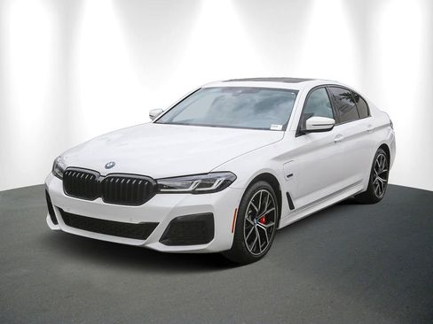 Certified 2023 BMW 530e w/ M Sport Package RWD image 3