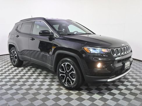 Used 2024 Jeep Compass Limited AWD/4WD image 8