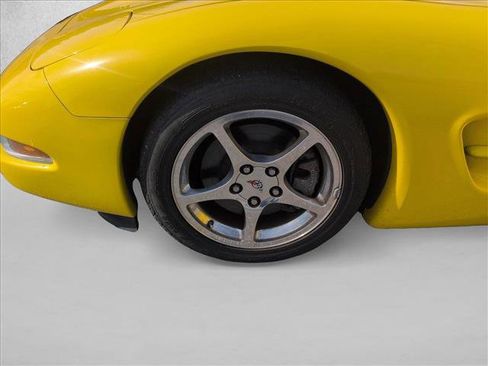 Used 2004 Chevrolet Corvette Coupe w/ Preferred Equipment Group image 15