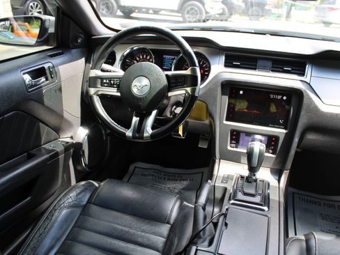 Used 2014 Ford Mustang Premium RWD image 15