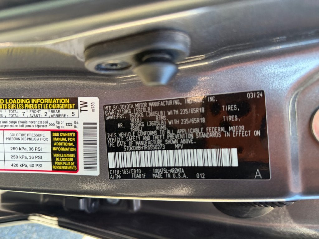 Used 2024 Toyota Highlander XLE AWD/4WD image 36