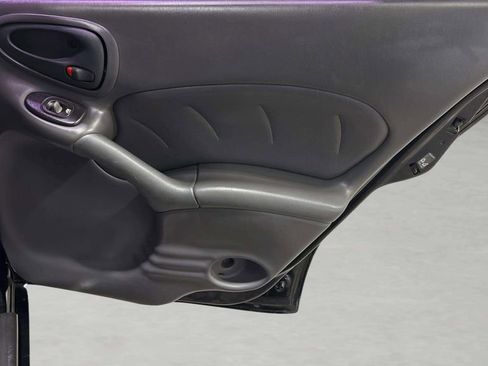 Used 2004 Pontiac Grand Am GT FWD image 16