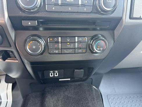 Used 2017 Ford F150 XLT w/ Equipment Group 302A Luxury AWD/4WD image 16
