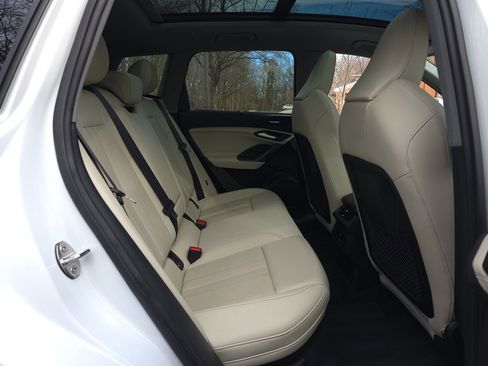 Used 2025 Audi Q6 e-tron Premium Plus image 19