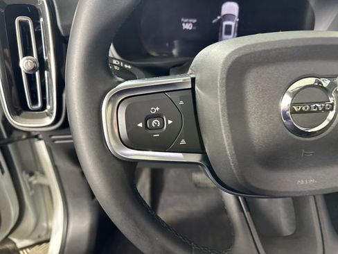 Used 2024 Volvo XC40 B5 Core image 15