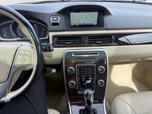 Used 2015 Volvo XC70 T5 Premier image 19