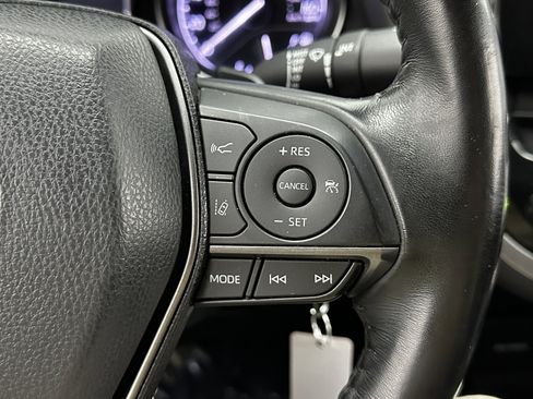 Used 2022 Toyota Camry SE image 19