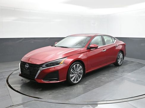 Used 2025 Nissan Altima 2.5 SL image 34