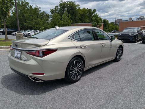 Certified 2025 Lexus ES 350 w/ Premium Package FWD image 3