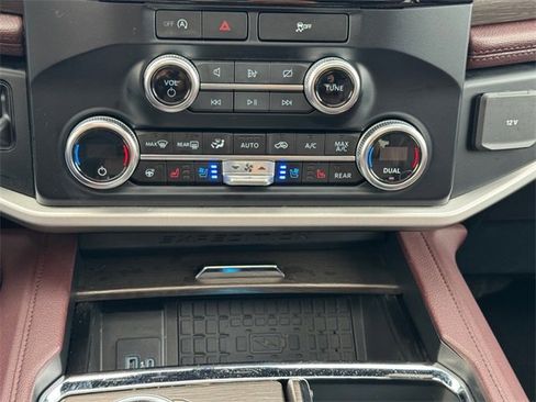 Used 2024 Ford Expedition Limited image 22