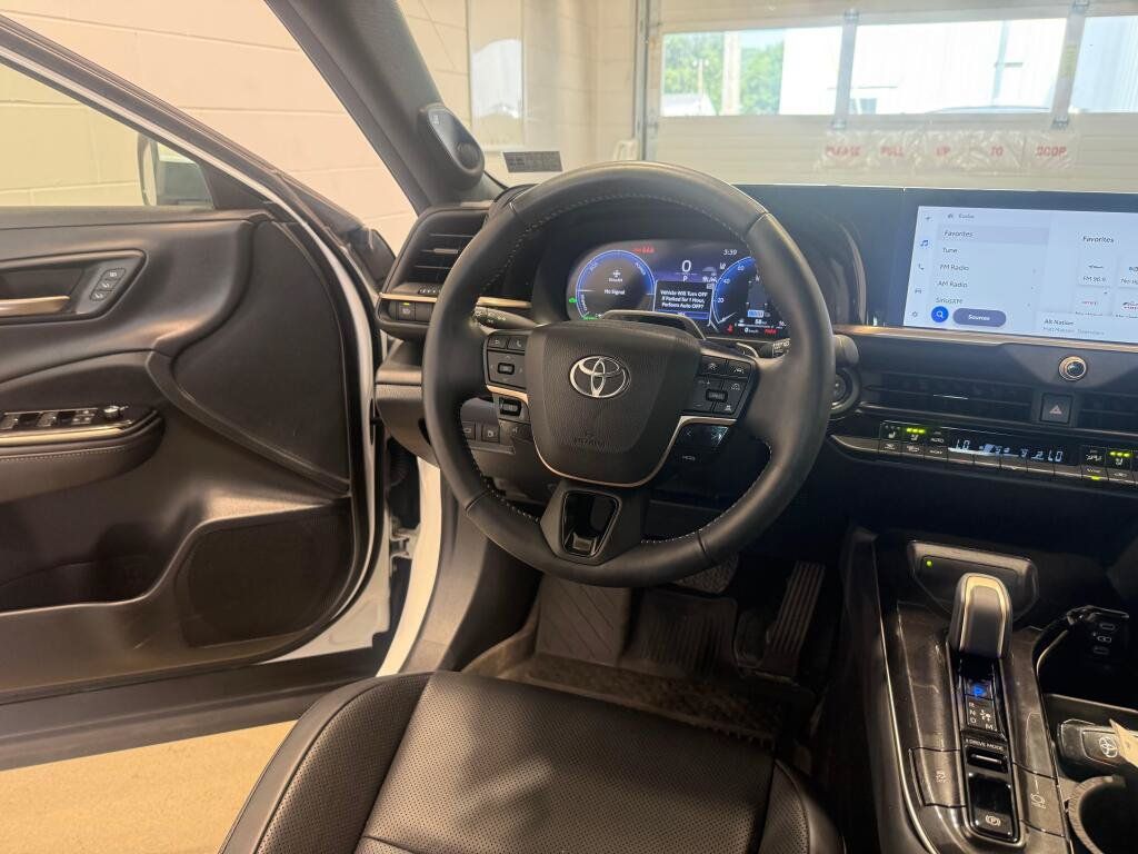 Certified 2024 Toyota Crown Platinum AWD/4WD image 19