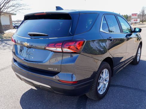 Used 2023 Chevrolet Equinox LT image 3