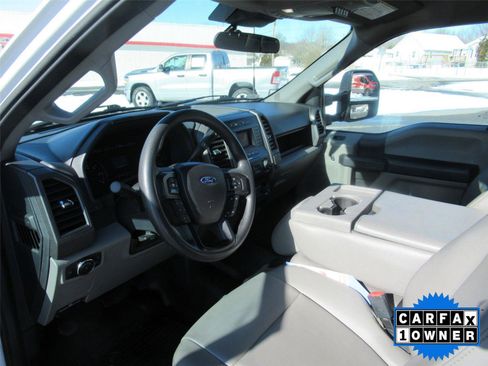 Used 2022 Ford F250 XL w/ Power Equipment Group image 13