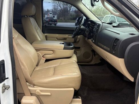 Used 2011 Chevrolet Silverado 1500 LT w/ Florida Edition image 12