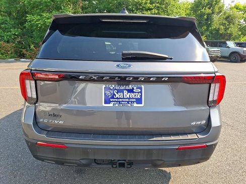 Certified 2025 Ford Explorer Active AWD/4WD image 5