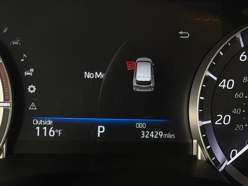 Used 2023 Toyota Highlander XLE FWD image 17