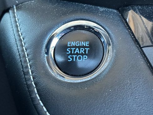 Used 2018 Toyota RAV4 XLE FWD image 21