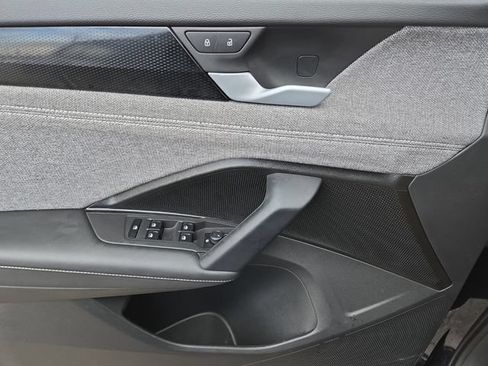 Certified 2025 Volkswagen Tiguan S FWD image 24