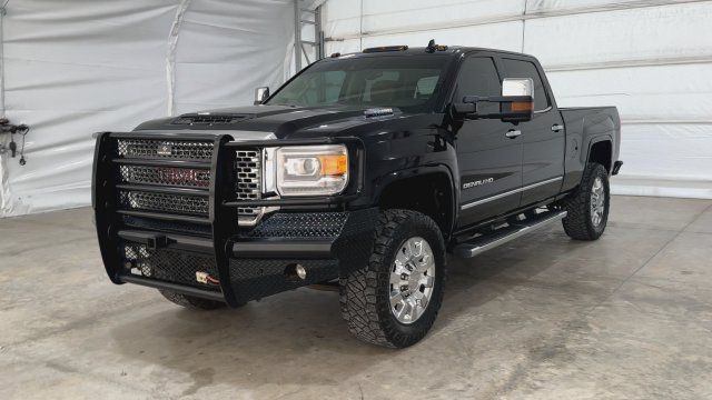 Used 2017 GMC Sierra 2500 Denali w/ Duramax Plus Package AWD/4WD image 8