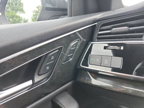 Used 2019 Audi Q8 Premium w/ Convenience Package AWD/4WD image 24