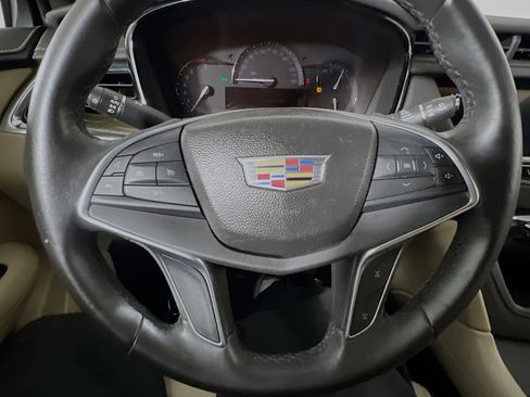 Used 2017 Cadillac XT5 FWD image 18
