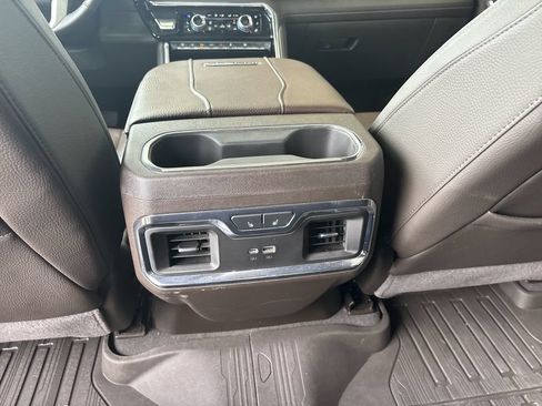 Used 2025 GMC Sierra 3500 Denali w/ Denali Reserve Package AWD/4WD image 22