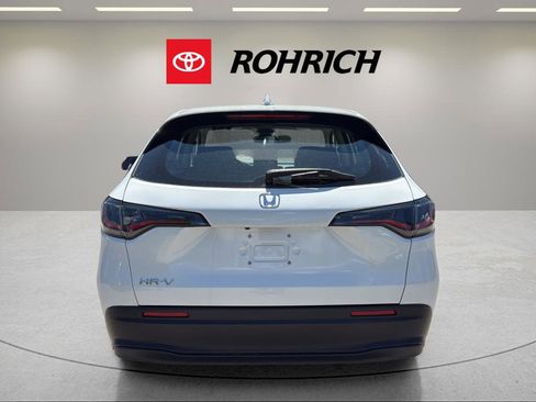 Used 2023 Honda HR-V LX image 7
