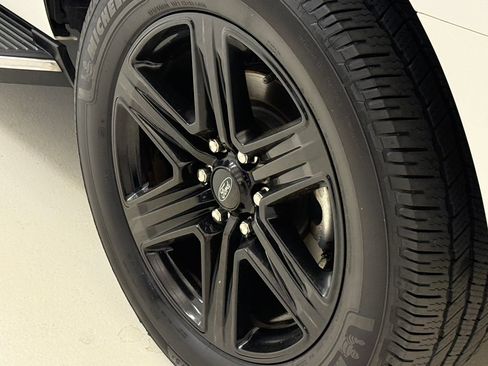 Used 2021 Ford Expedition XLT RWD image 10