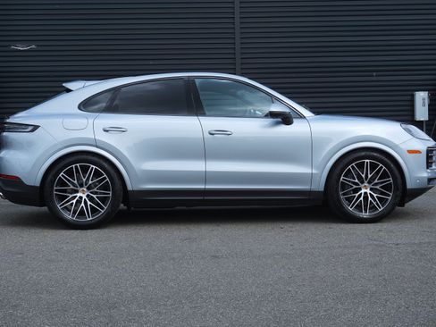 Certified 2026 Porsche Cayenne Coupe AWD/4WD image 9