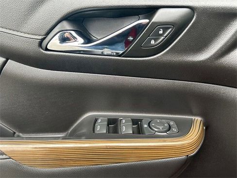 Used 2023 GMC Acadia SLE w/ Driver Convenience Package image 20