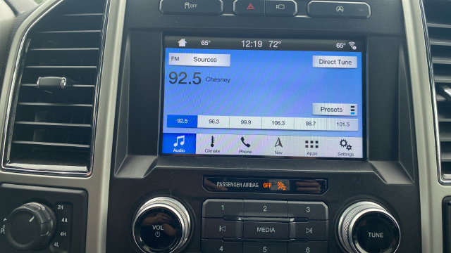 Used 2018 Ford F150 Lariat w/ Equipment Group 502A Luxury AWD/4WD image 16