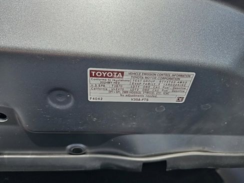 Used 2024 Toyota Tundra Platinum image 11