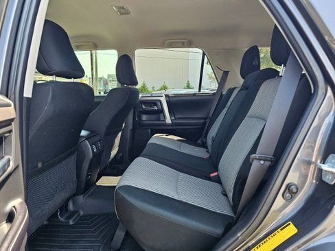 Used 2016 Toyota 4Runner SR5 AWD/4WD image 19