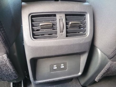 Used 2024 Nissan Rogue SV AWD/4WD image 13
