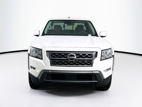 Used 2024 Nissan Frontier SV w/ SV Convenience Package image 2