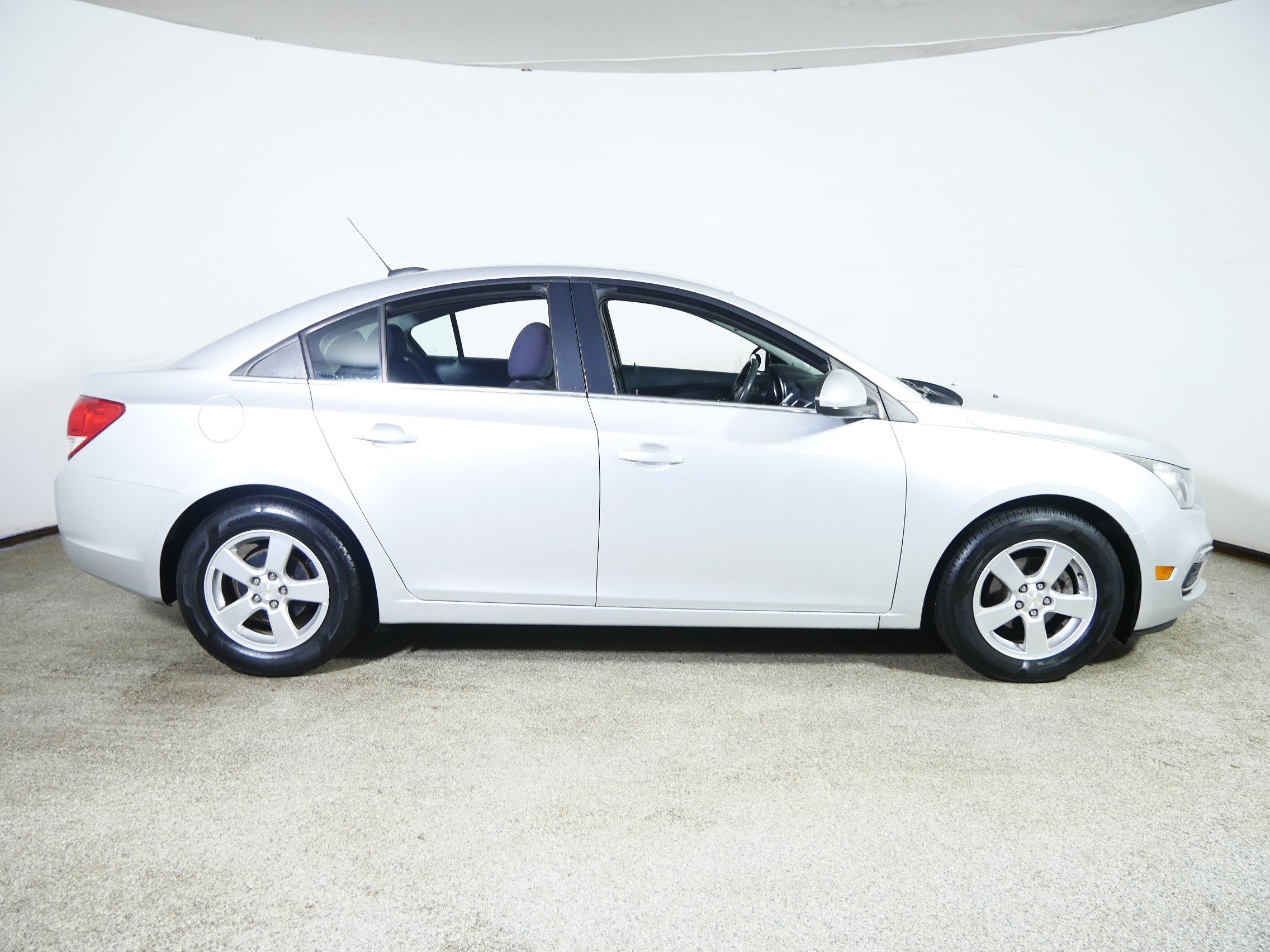 Used 2015 Chevrolet Cruze LT FWD image 8