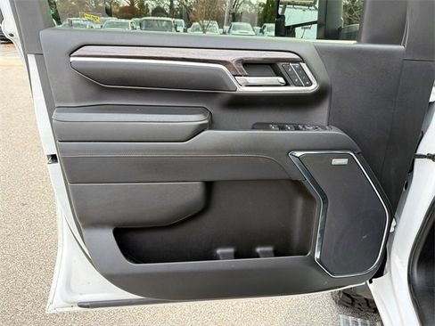 Used 2024 Chevrolet Silverado 2500 LTZ w/ LTZ Plus Package image 10