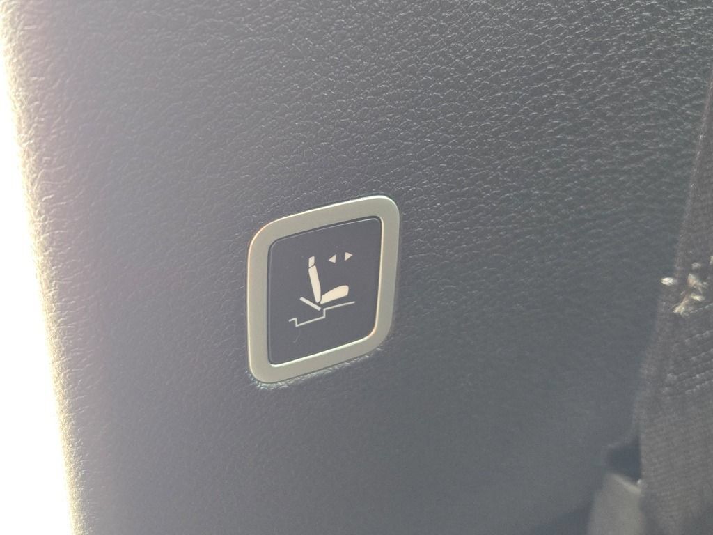 New 2027 Chrysler Pacifica Select FWD image 26