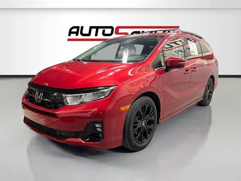 Used 2025 Honda Odyssey Elite image 3