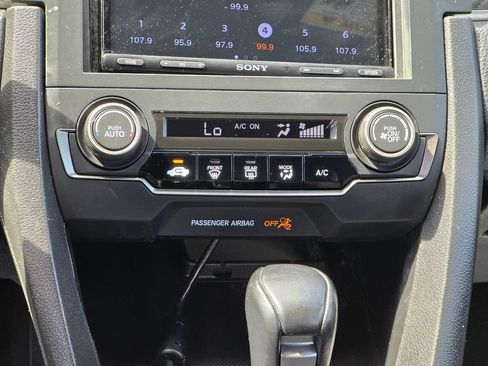 Used 2018 Honda Civic Sport image 17