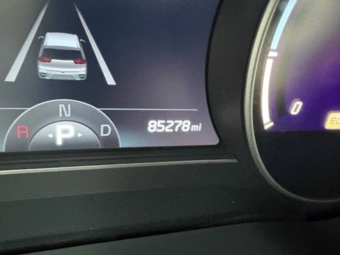 Used 2020 Kia Niro EX Premium image 19