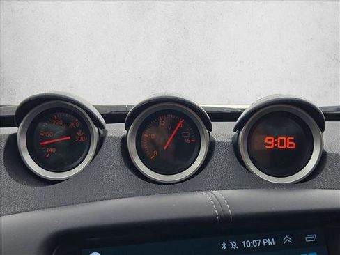 Used 2020 Nissan 370Z Coupe RWD image 22