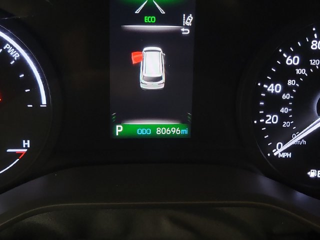 Used 2021 Toyota Sienna XLE FWD image 2