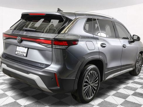 Used 2025 Volkswagen Tiguan S w/ 18" Wheel Package image 14