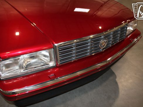 Used 1993 Cadillac Allante FWD image 35