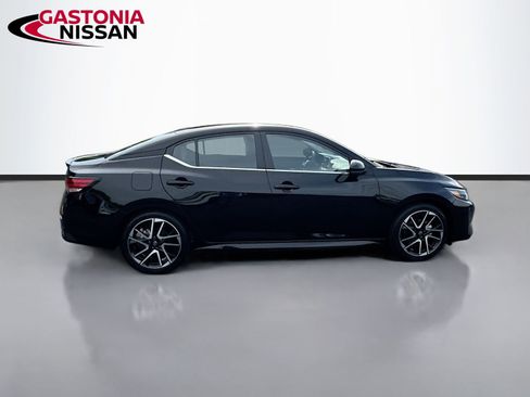 Used 2025 Nissan Sentra SR FWD image 10