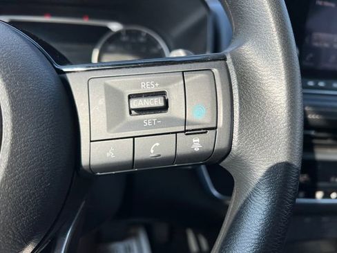 Used 2023 Nissan Rogue SV image 24