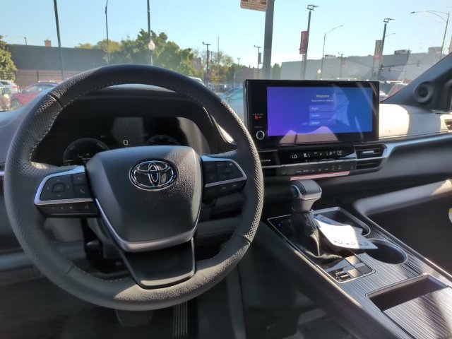 Used 2026 Toyota Sienna XLE Woodland Edition AWD/4WD image 24