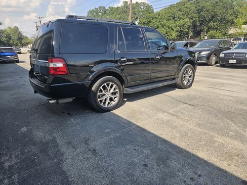 Used 2016 Ford Expedition XLT w/ Equipment Group 202A image 5